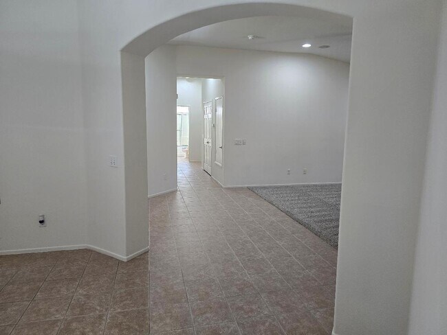 Building Photo - 45705-45705 Coldbrook Ln