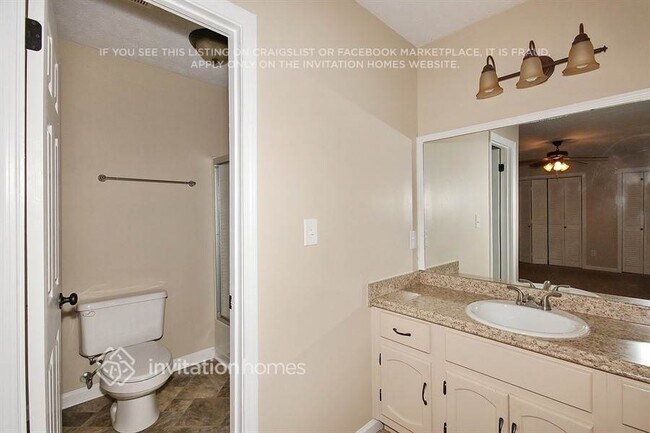 Building Photo - 261 Rustic Ridge Dr NE