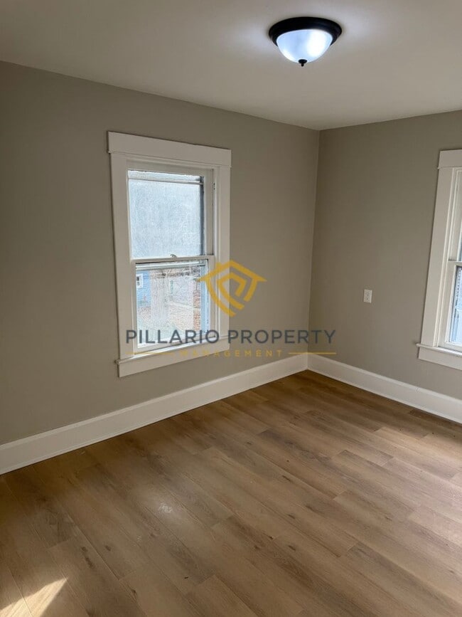 Building Photo - Fully Renovated 3-Bedroom/2-Bathroom with Huge Loft, Near Ellenberger Park, Available NOW!