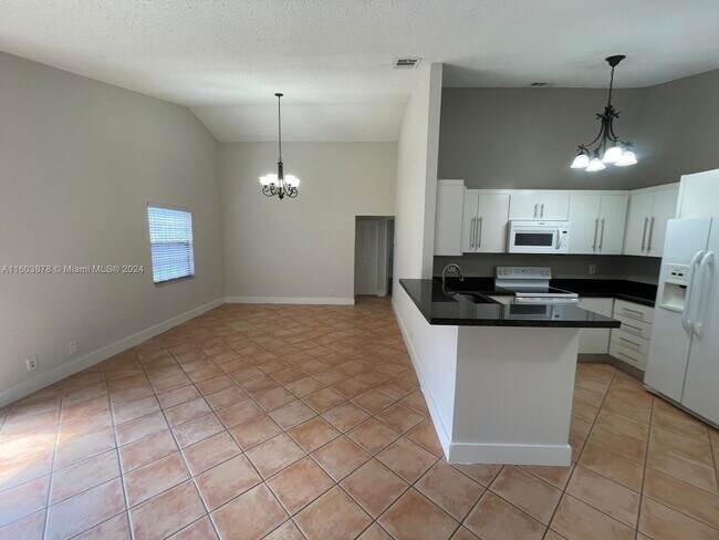 Building Photo - 15972 E Wind Cir