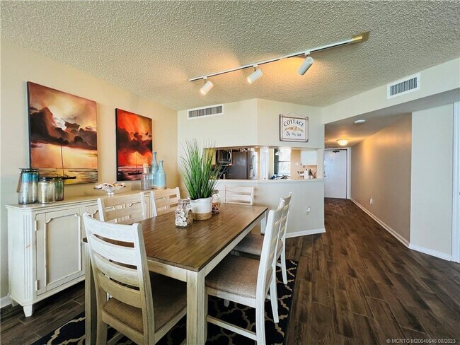 Building Photo - 8880 S Ocean Dr