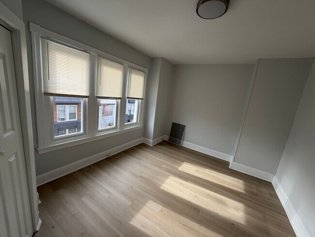 Building Photo - Charming 2BR/1Bath House! Section 8 ONLY!