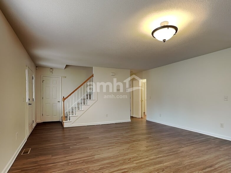 Building Photo - 4602 Bottoms Rock Ln