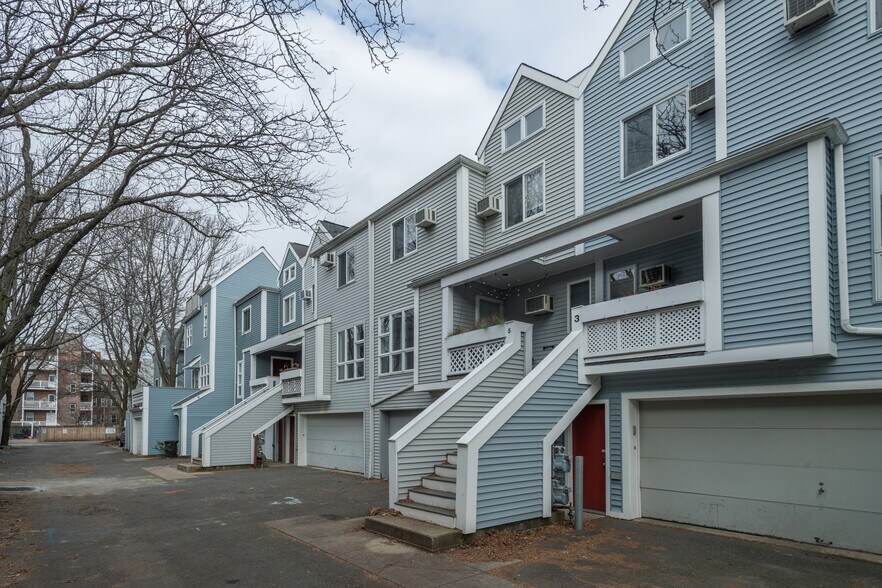 Building Photo - 5 Fort Washington Pl