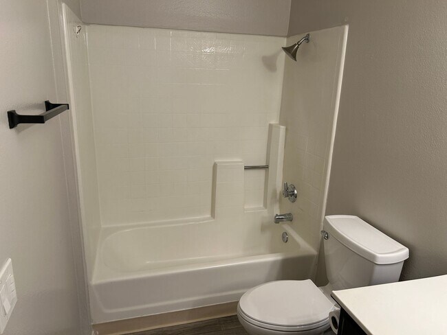 Building Photo - Beautiful 3 Bed 2 Bath Condo in Yorba Linda with Greenbelt Views