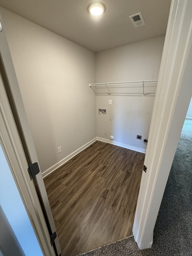 Building Photo - Three Bedroom 2.5 Bath Townhome in Calera, AL