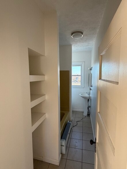 Building Photo - 168 Brownell St