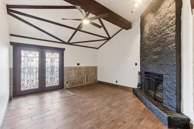 Building Photo - 24369 Bingham Creek Rd