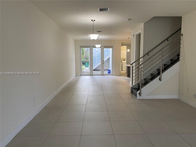 Building Photo - 6416 NW 105th Pl