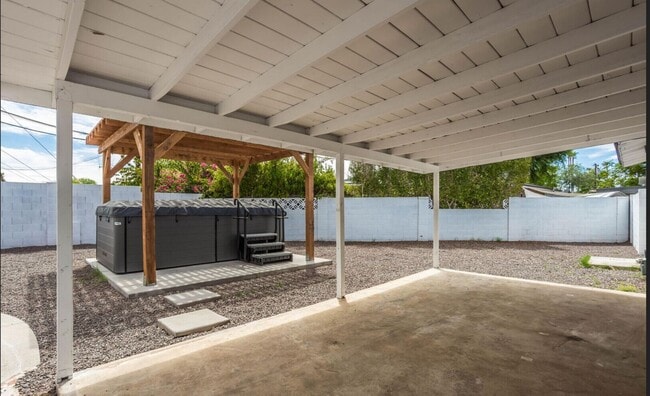 Building Photo - Biltmore District Luxury – 3 month leases avaialble 2,895.00