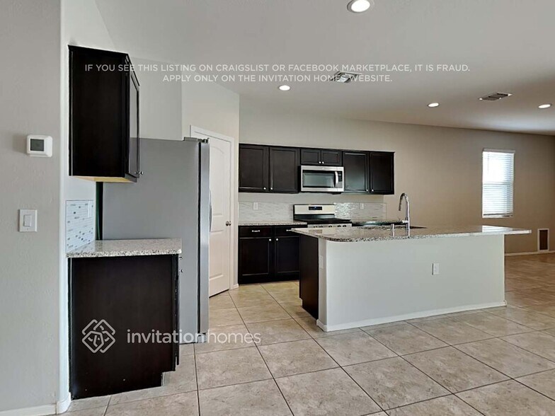 Building Photo - 31065 W Monterey Ave