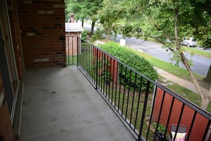 Building Photo - 217 Victor Pkwy Unit F
