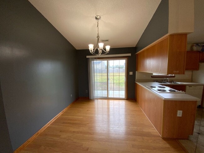 Building Photo - 3 Bd 2 Ba in Cherrywoods