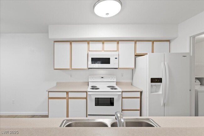 Building Photo - 2300 E Silverado Ranch Blvd