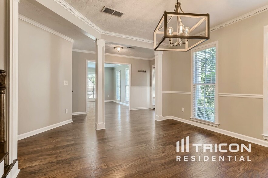 Building Photo - 105 Emerling Ln