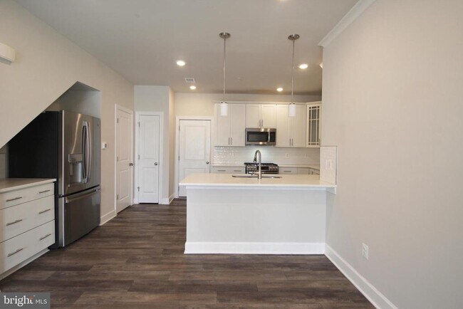 Building Photo - 14911 River Walk Way