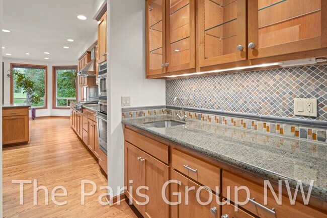 Building Photo - Gorgeous 3,400sf Golf Course Craftsman on ...