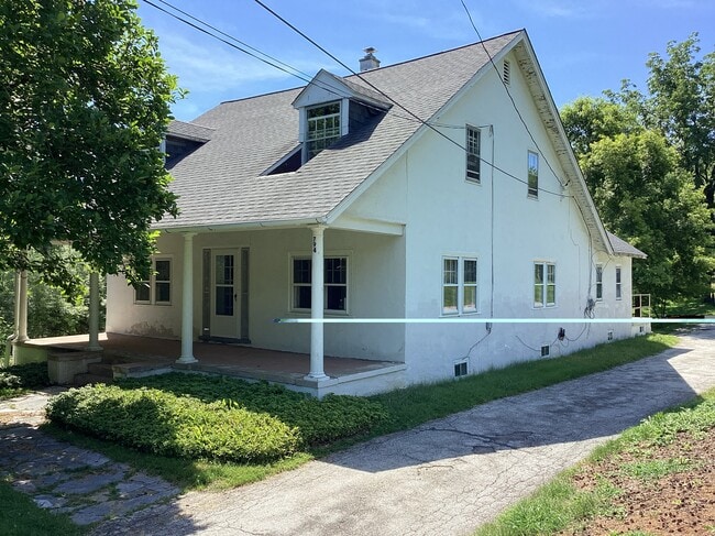 Building Photo - 794 Bear Hill Rd
