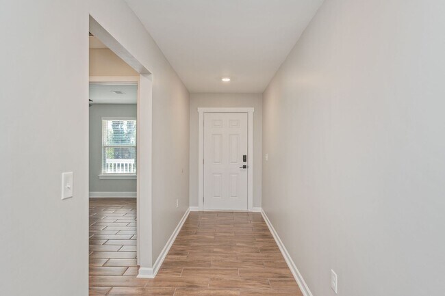 Building Photo - NEW Construction for Rent!!  IDEAL location on the edge of town!