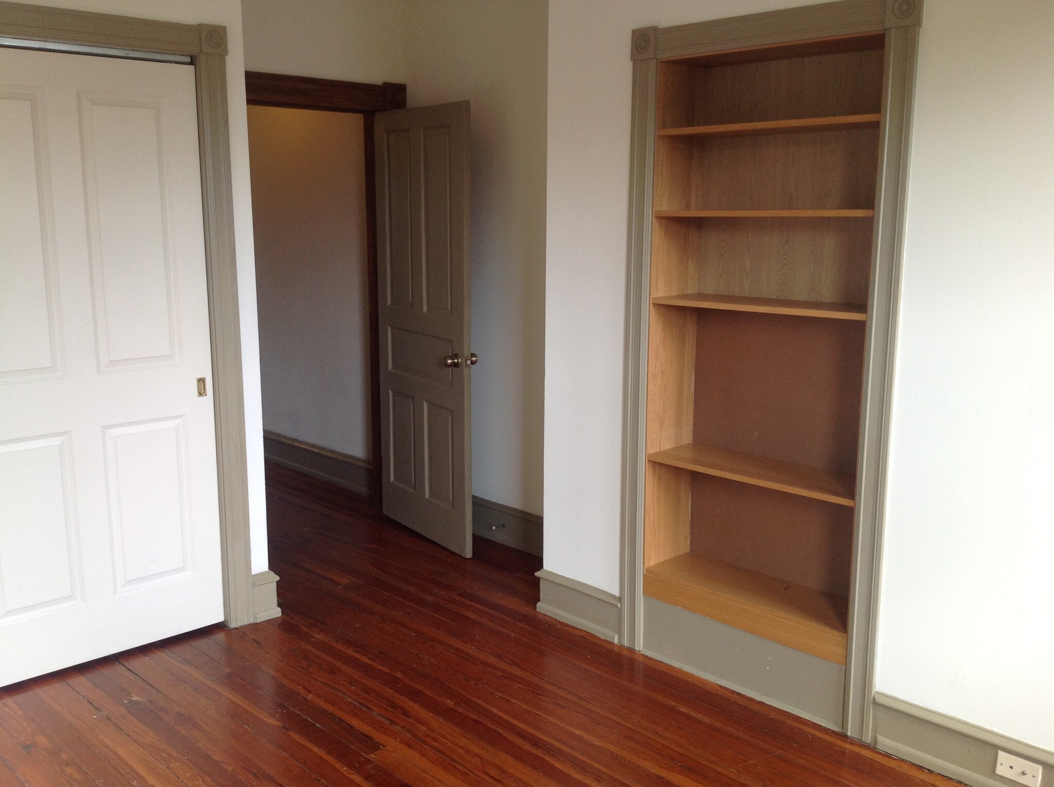 BR #2 - 223 Buckingham Pl