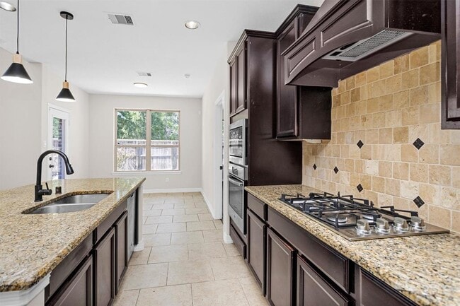 Building Photo - 24015 Richglen Court