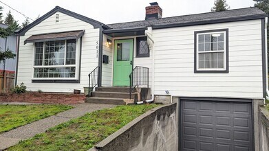 Building Photo - Impressive Home - Remodeled throughout!