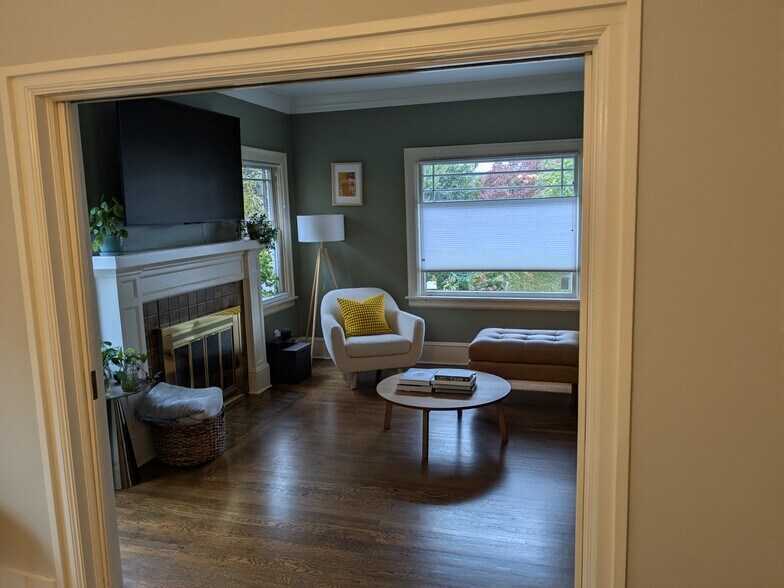 Building Photo - 1974 SE 24th Ave