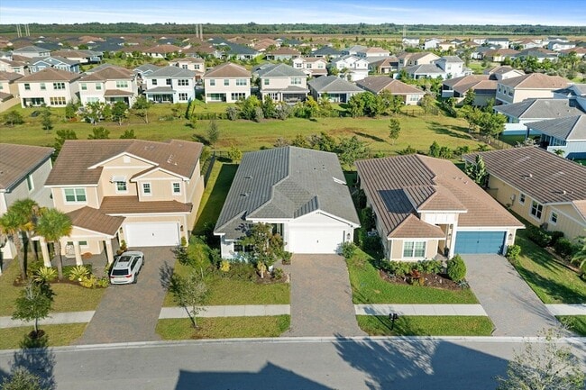 Building Photo - 1346 Harvester Xing