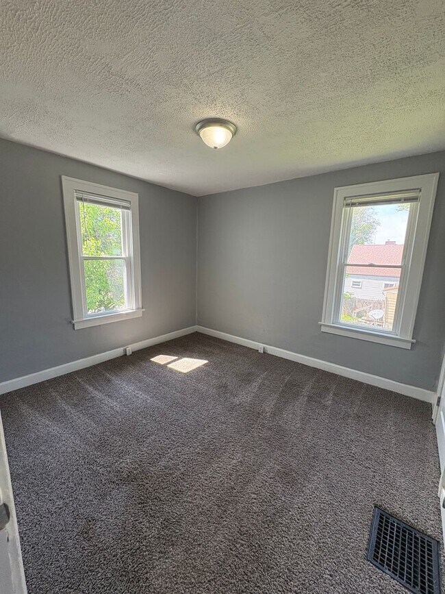 Building Photo - 411-413 S Glenwood Avenue