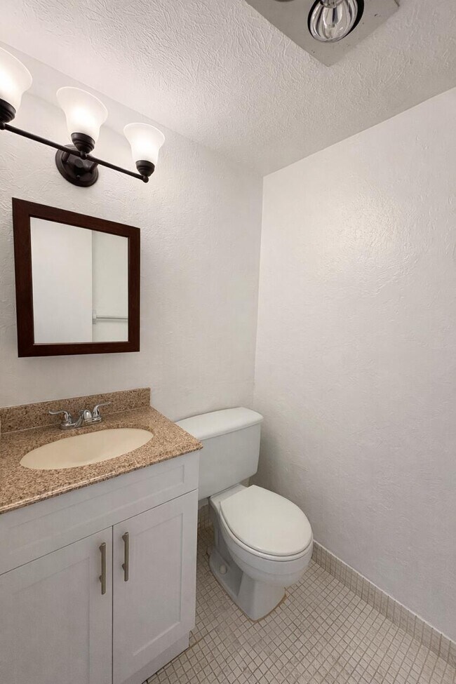 Building Photo - 700 Village Green Ct