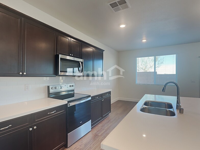 Building Photo - 6138 Theodore St