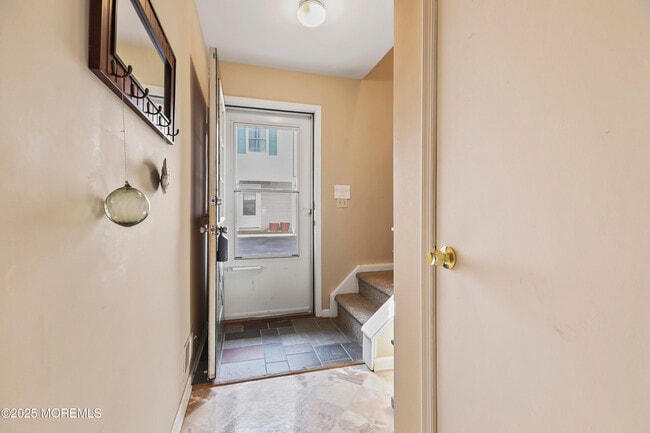 Building Photo - 1001 Central Ave