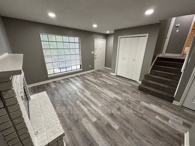 Building Photo - 800 S Willow Dr