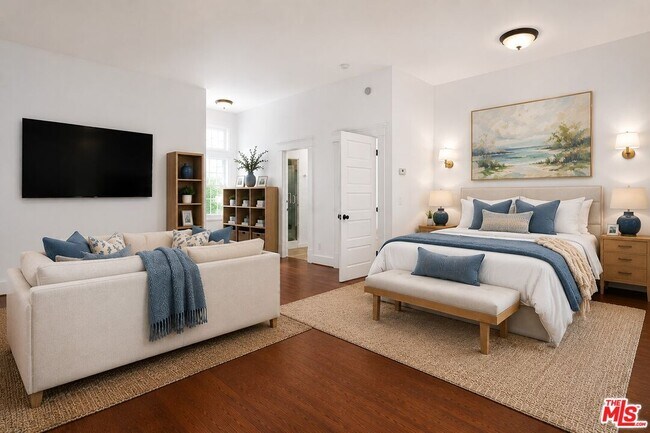 Building Photo - 915 Palms Blvd