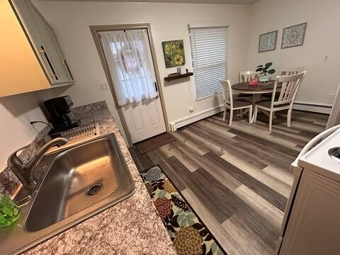 Building Photo - 206 Caroline Ave