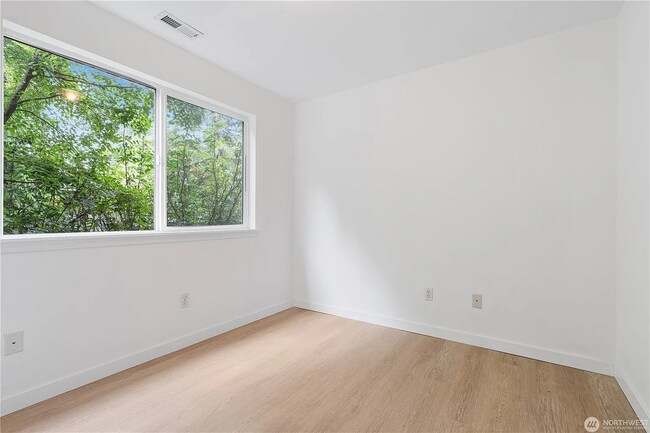 Building Photo - 17921 80th Ave NE