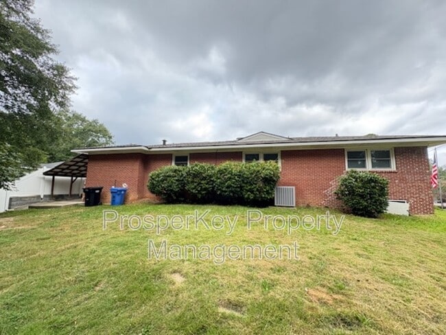 Building Photo - 748 Barrett Ave