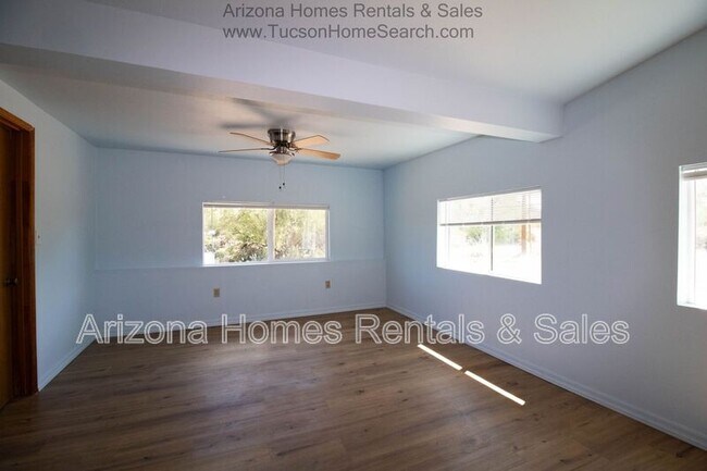 Building Photo - 11640 E Miles St