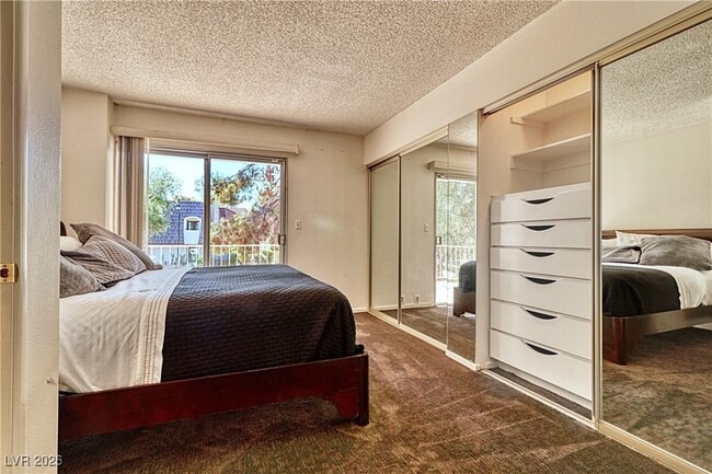 Building Photo - 940 Vegas Valley Dr