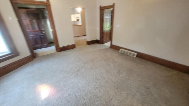 Building Photo - 410 Cottage Ave