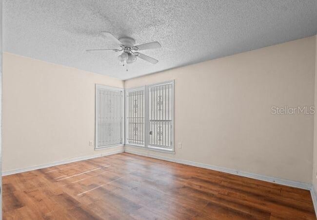 Building Photo - 652 St Johns Ct