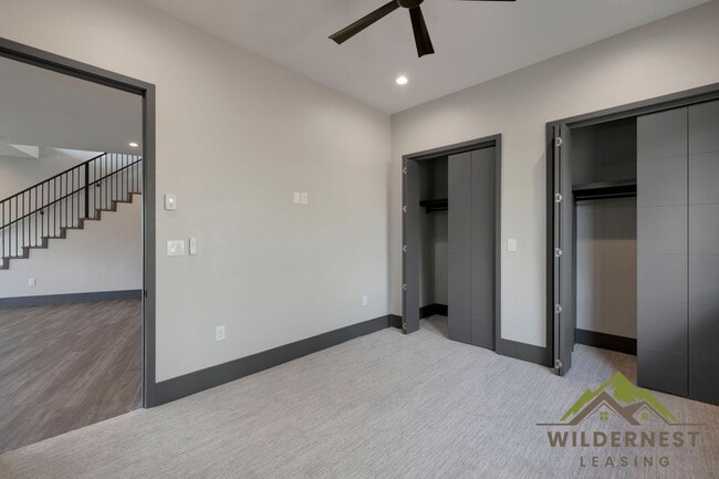Building Photo - 348 Lake View Dr