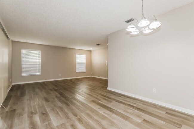 Building Photo - 504 Mahogany Dr