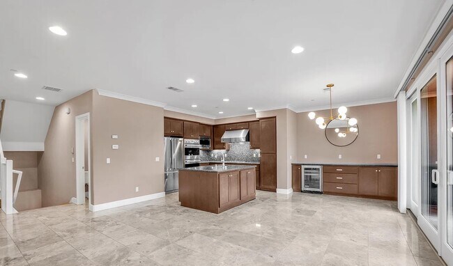 Living area - 138 Summit Way