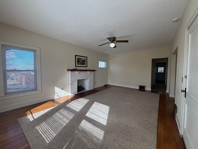 Building Photo - 1741 Middlehurst Rd