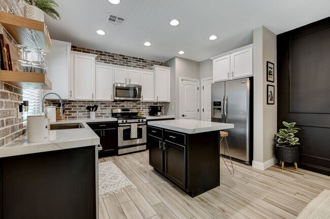 Building Photo - Providence Las Vegas 3 Bed and 3 Bath Home with Gated Community, Modern Upgrades & Resort-Style A...