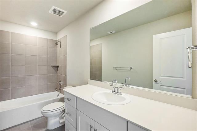 Building Photo - 602 Travine Dr