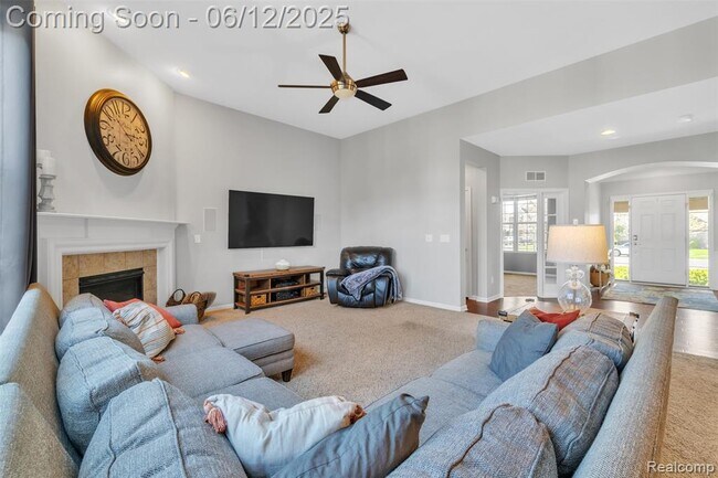 Building Photo - 15745 Diamante Dr