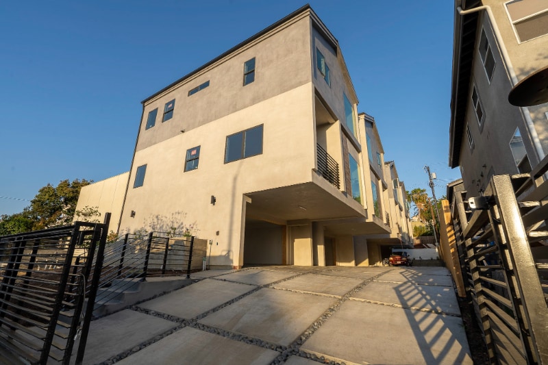 Primary Photo - 140 N Carondelet St