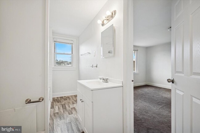 Building Photo - 4645 Umbria St